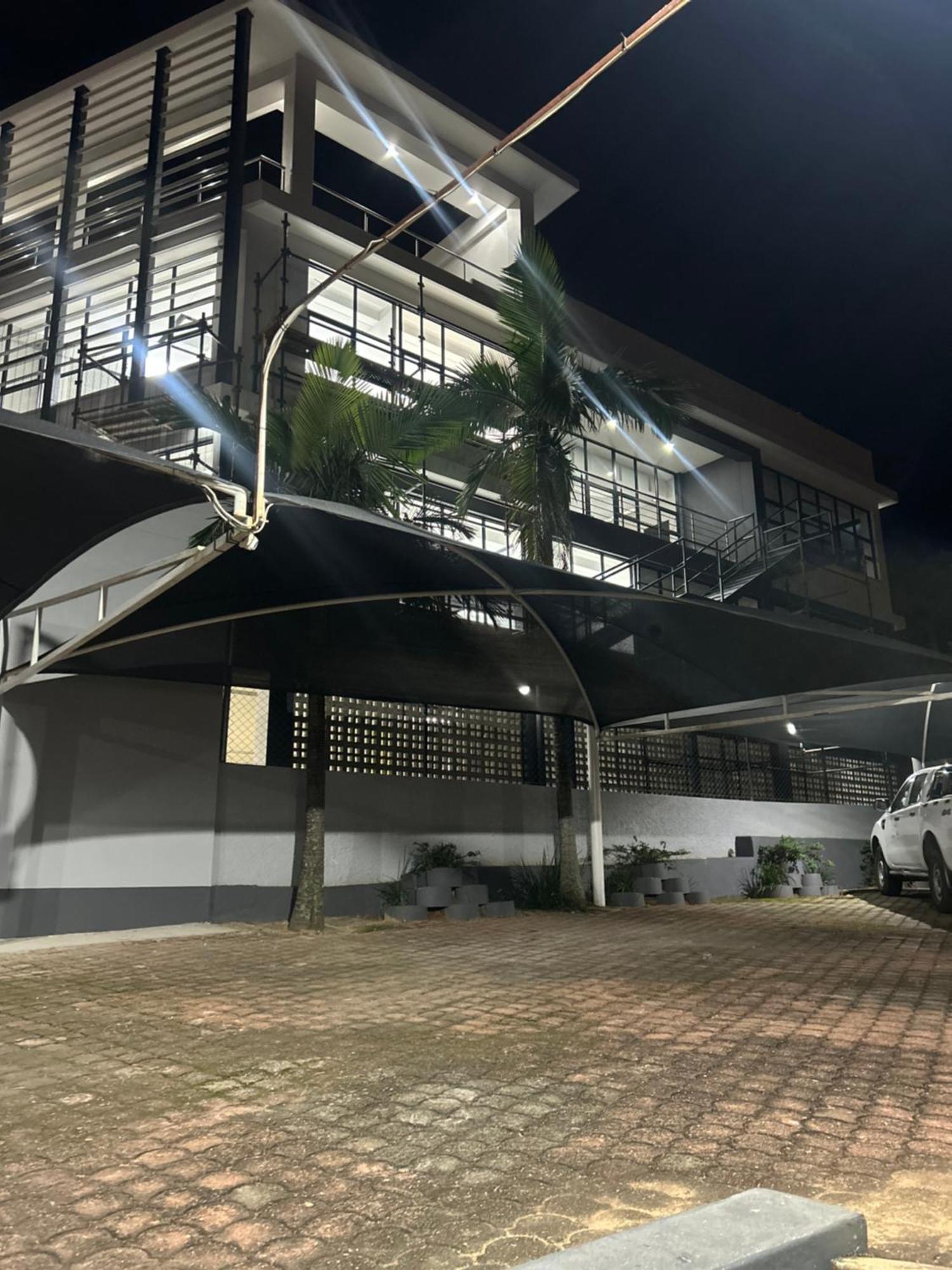 Skyfly Bed & Breakfast Manzini Luaran gambar